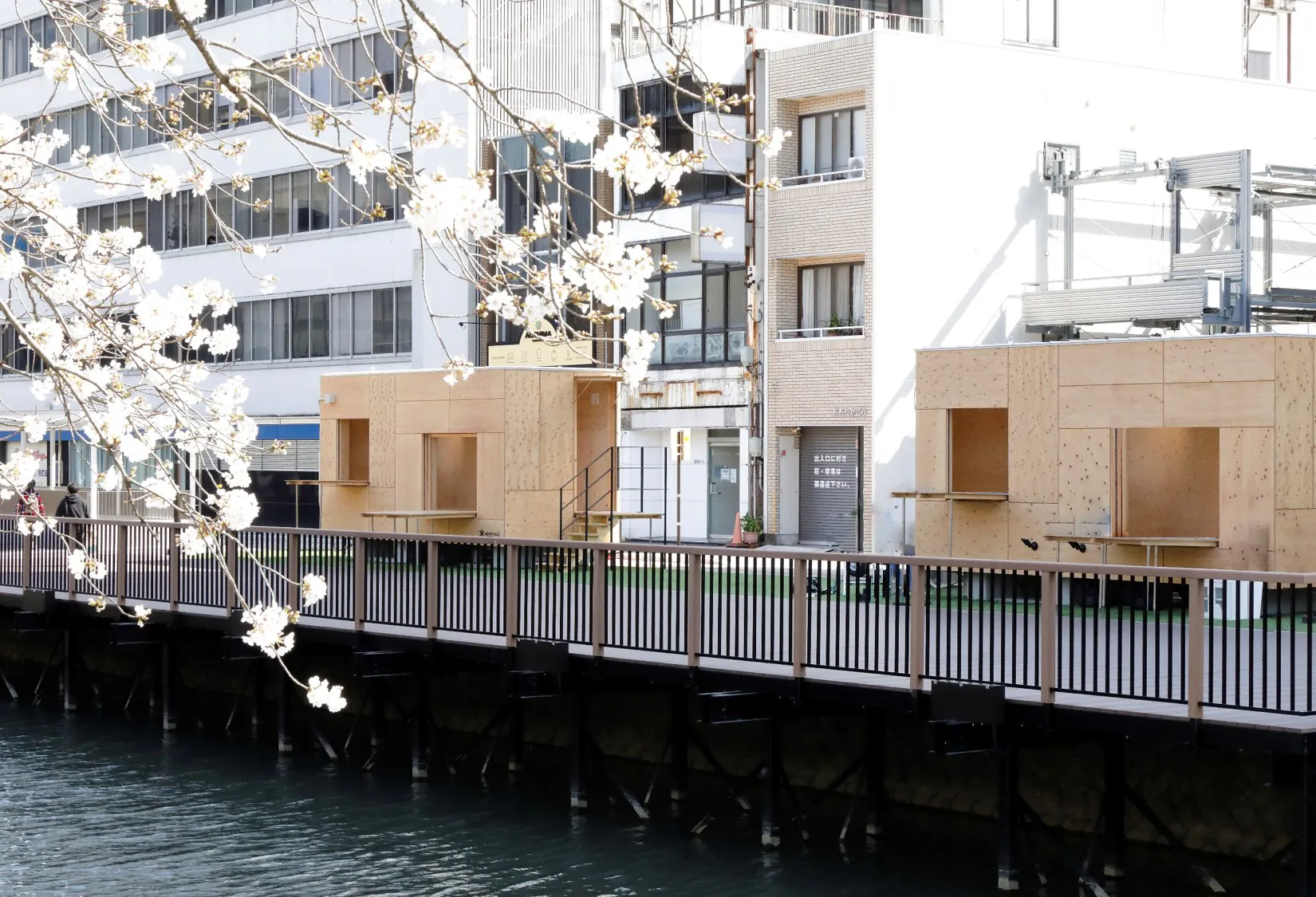 【新静岡駅3分】駿府城の外堀に立地!イベントに適したイベントスペース、駿府ホリノテラス「水辺デッキ」