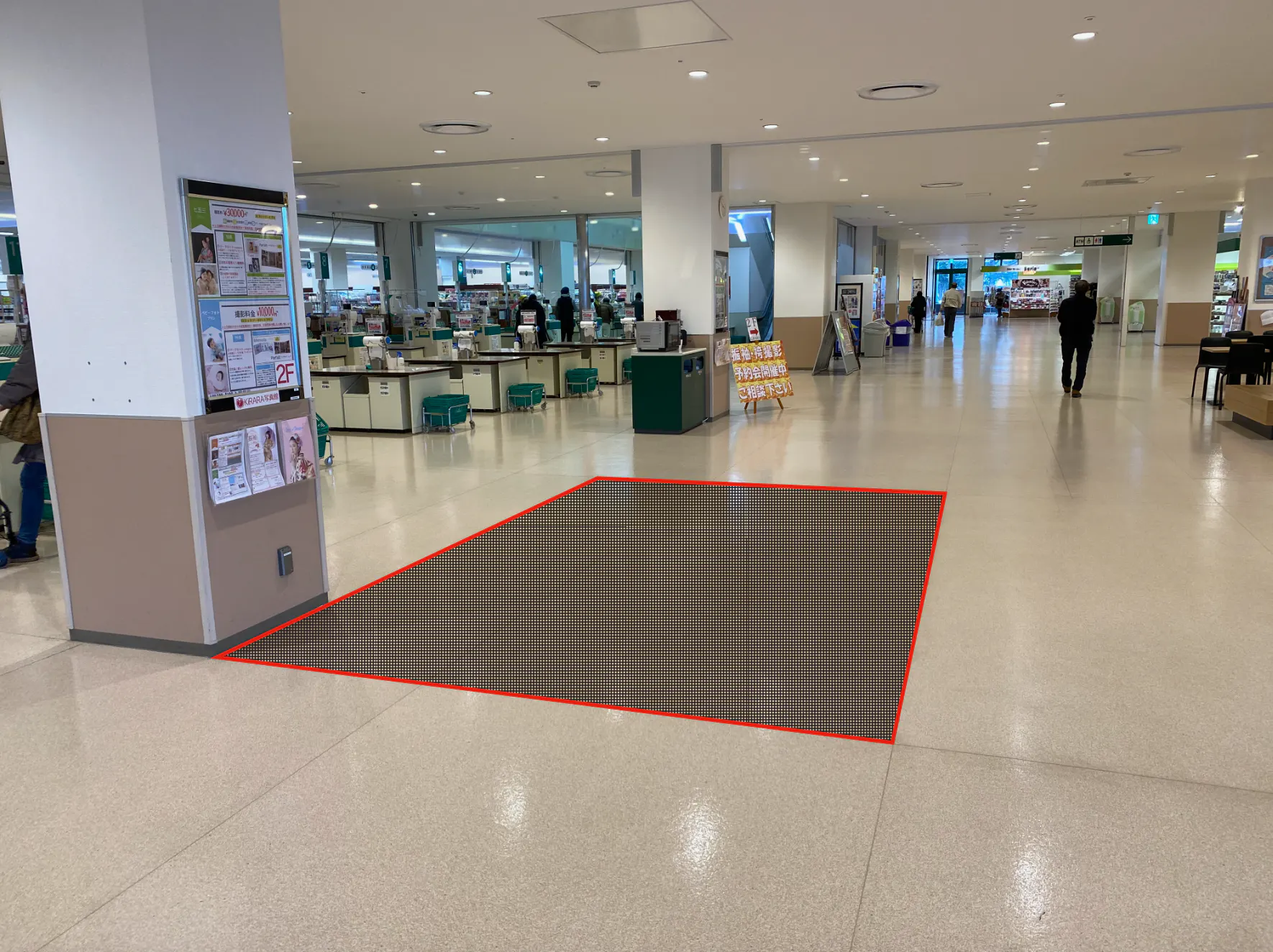 【青木島ショッピングパーク】PRイベントや食物販に最適な施設中央の視認性の高いイベントスペース(⑤区画)