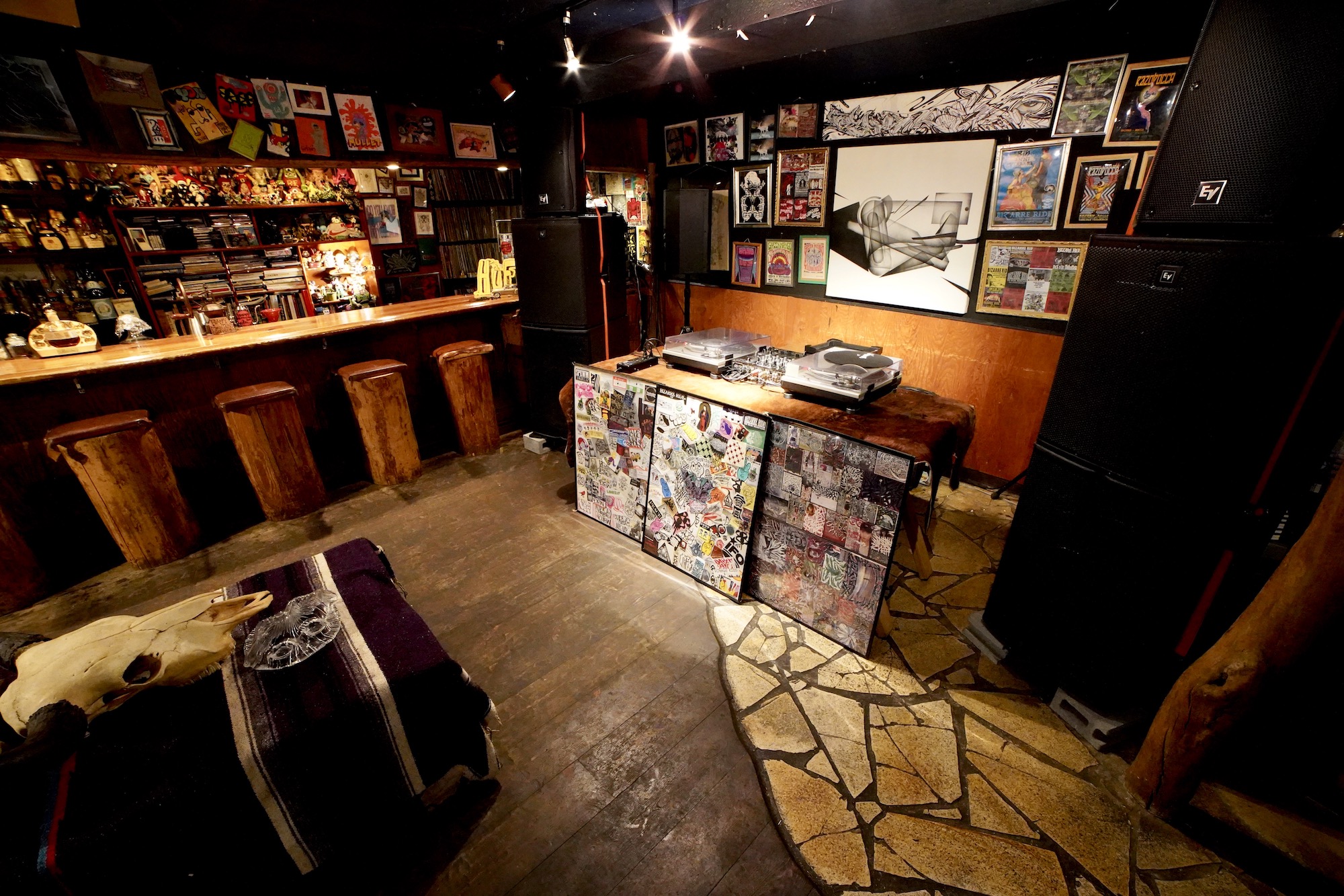 【平塚駅0分】地下のサブカルチャーを感じるレンタルスペースの画像9