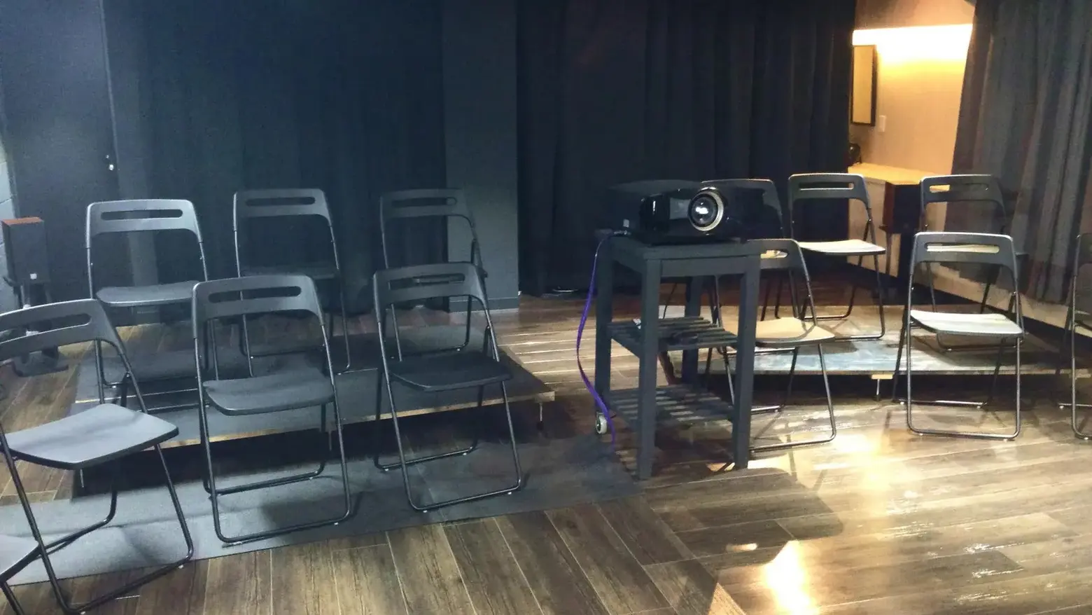 【祐天寺駅7分】展示会場やワークショップに最適な黒が基調のシックな防音室かつ充実の音響設備のあるイベントスペースの画像24