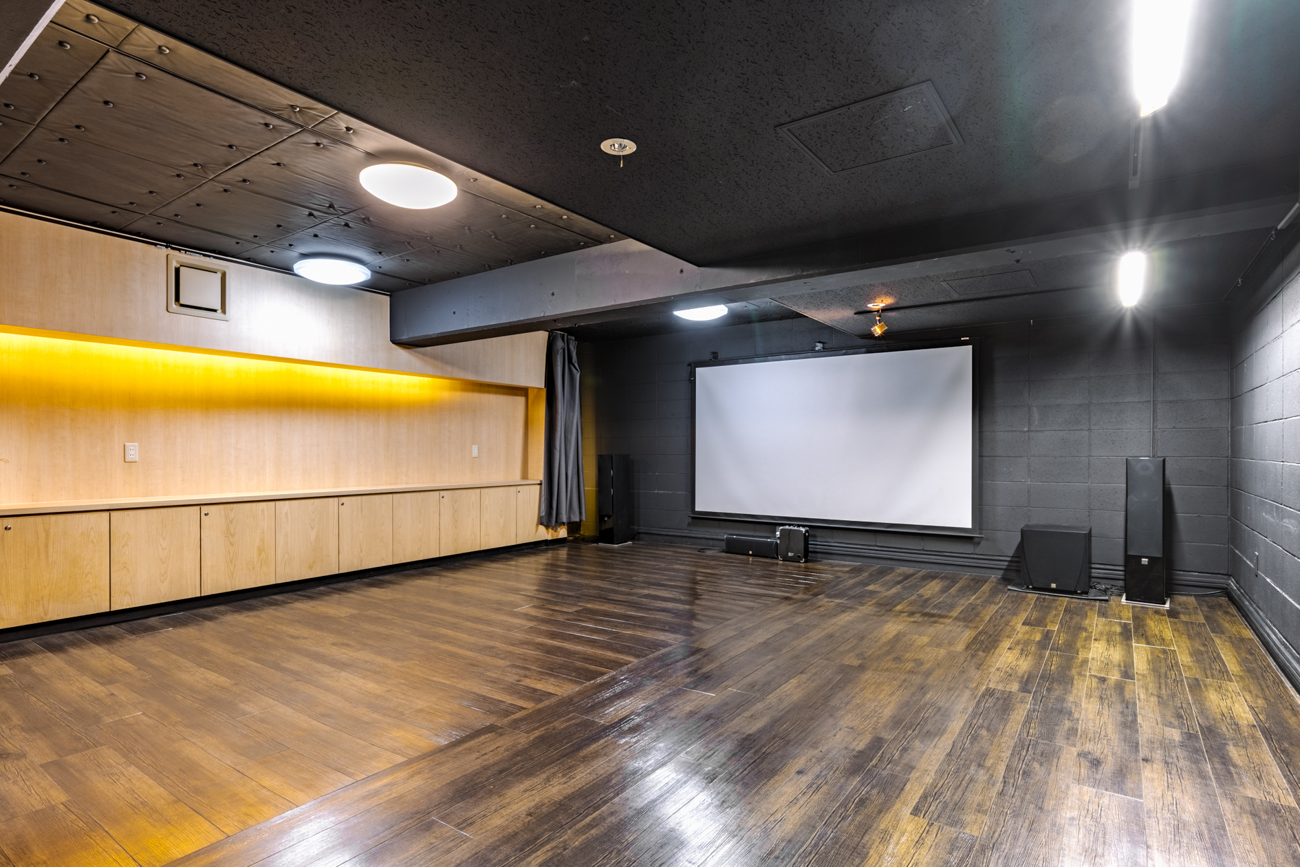 【祐天寺駅7分】展示会場やワークショップに最適な黒が基調のシックな防音室かつ充実の音響設備のあるイベントスペースの画像25