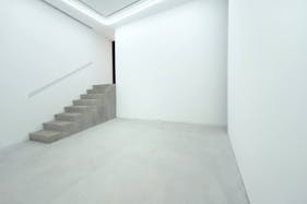 【池尻大橋・中目黒エリア】物撮り撮影やアパレル展示会に最適な白ホリ・ギャラリースペース