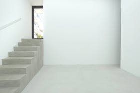 【池尻大橋・中目黒エリア】物撮り撮影やアパレル展示会に最適な白ホリ・ギャラリースペース