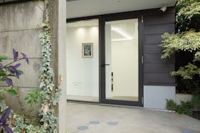 【池尻大橋・中目黒エリア】物撮り撮影やアパレル展示会に最適な白ホリ・ギャラリースペース