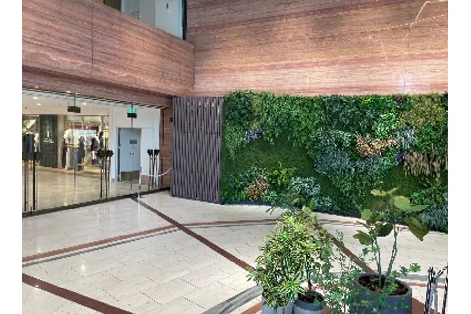 【ららテラス川口】3階 川口駅方面エントランス風除室スペース