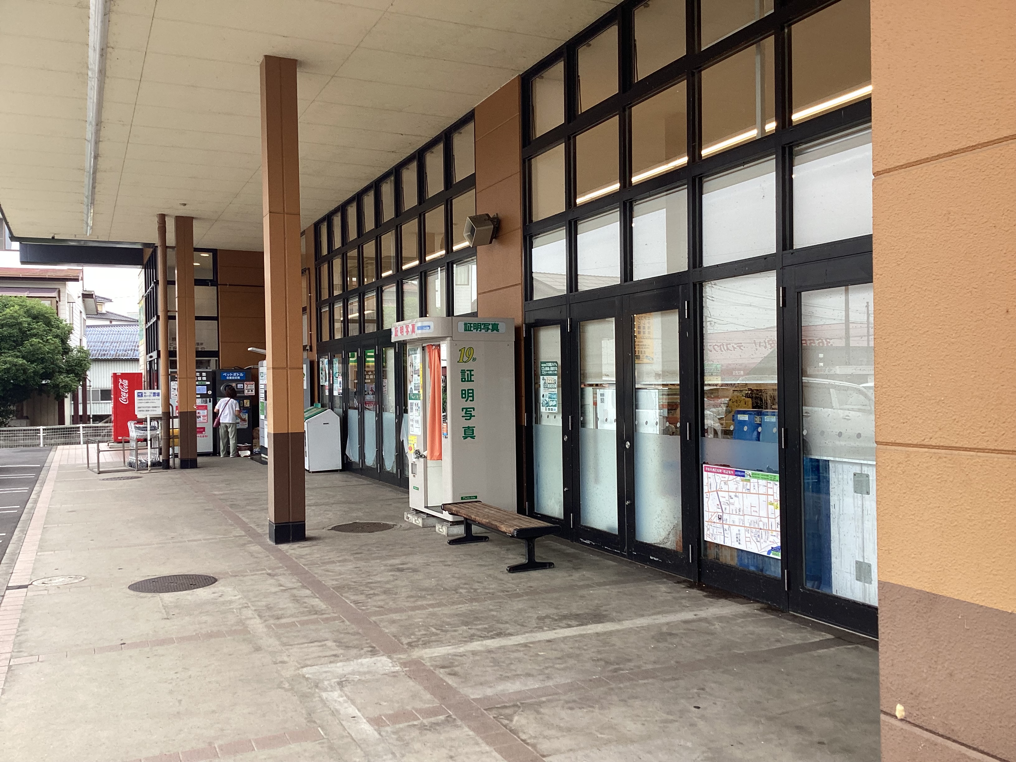 【天満屋ハピーズ井原店】軒下① 各種プロモーション、会員獲得イベントに最適な屋外催事イベントスペース