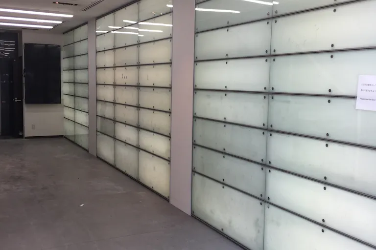 店舗ライトアップ壁面画像
