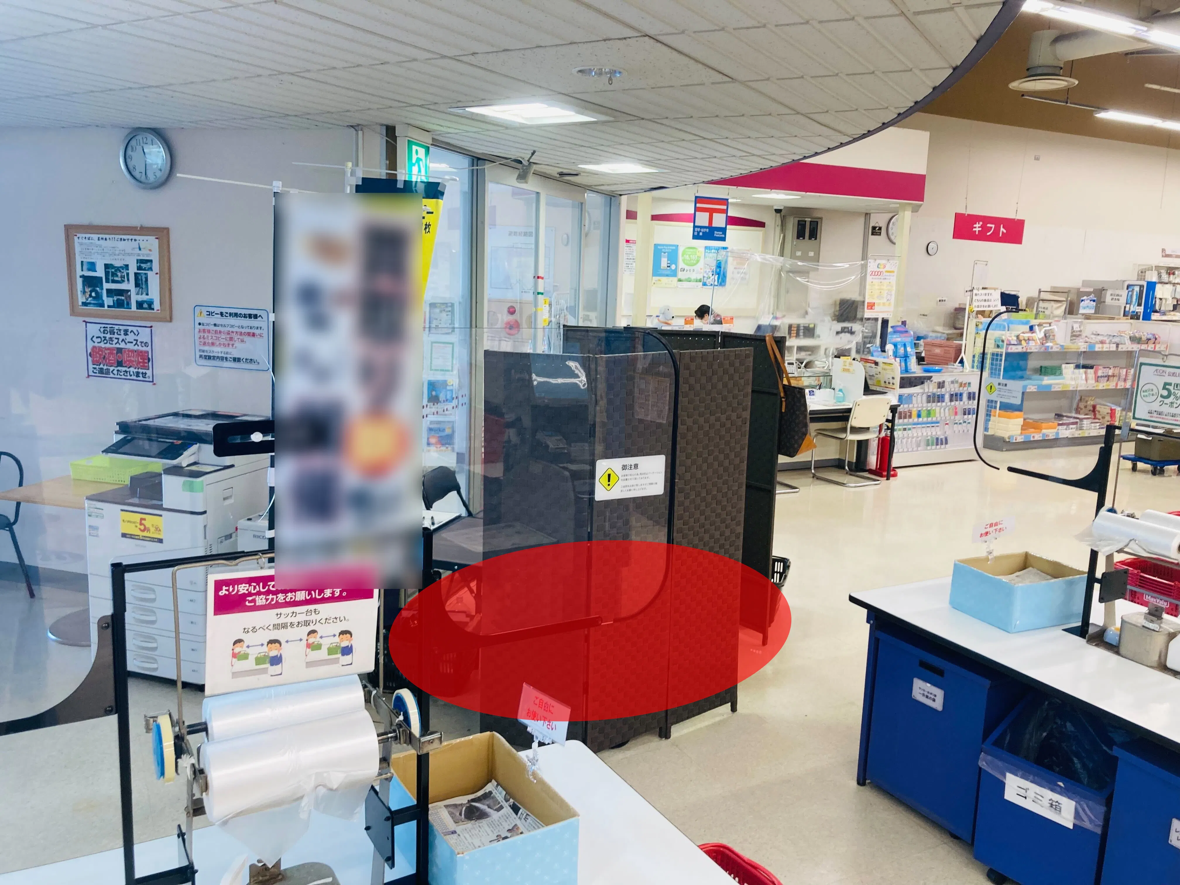 【マックスバリュ花巻店】各種プロモーションイベントや小規模物販に最適な店舗入口付近にあるイベントスペース