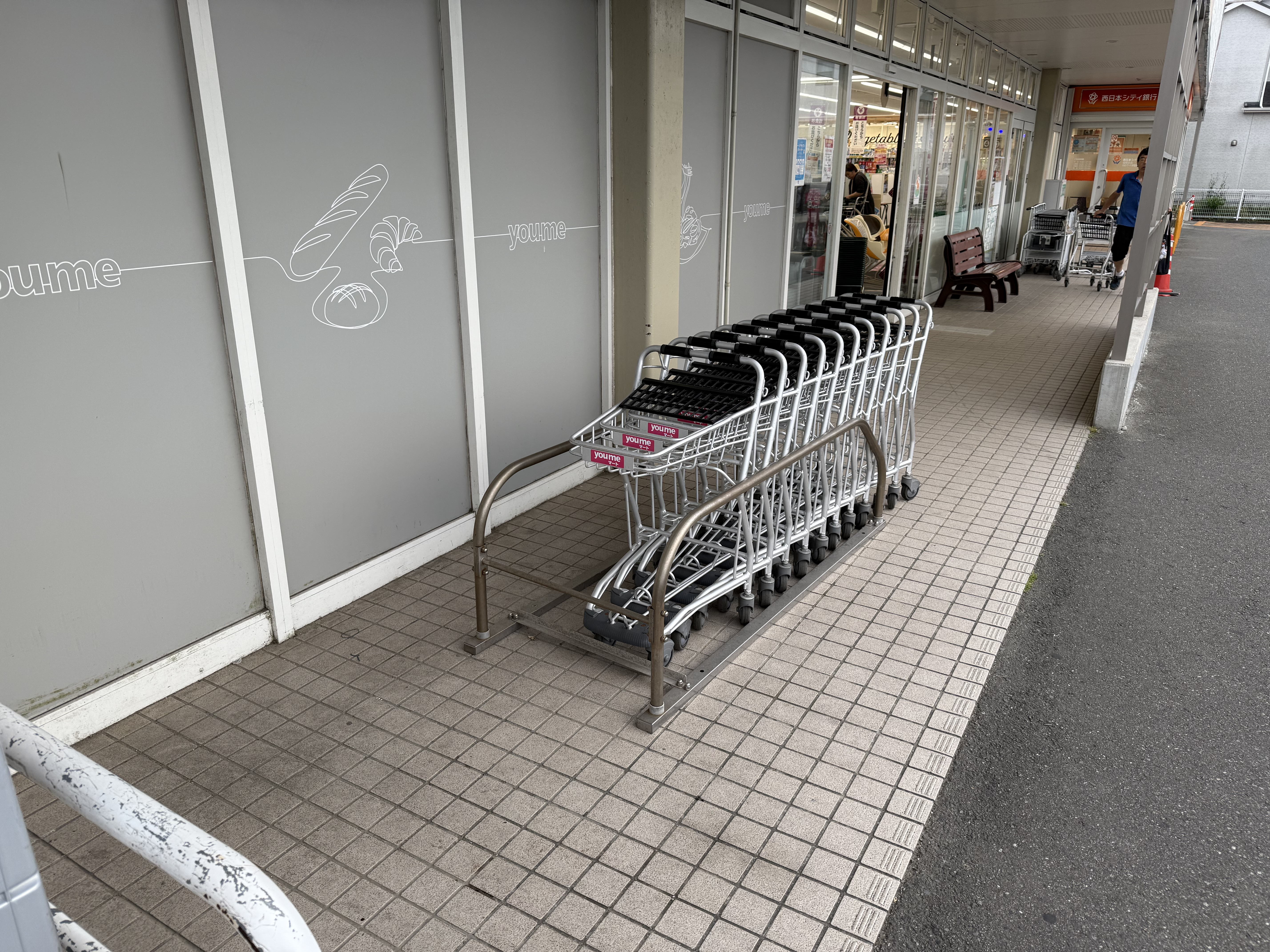 【ゆめマート 津屋崎】屋外軒先　物販のポップアップストアや販促プロモーションにおすすめな催事イベントスペース