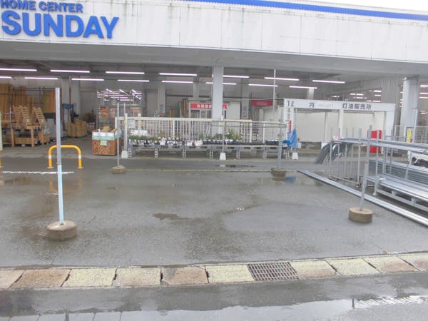【サンデー南陽プラザ店】屋外駐車場　キッチンカーの出店に最適なホームセンター内駐車場の屋外イベントスペース