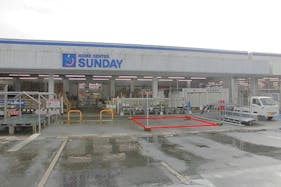 【サンデー南陽プラザ店】屋外駐車場 キッチンカーの出店に最適なホームセンター内駐車場の屋外イベントスペース