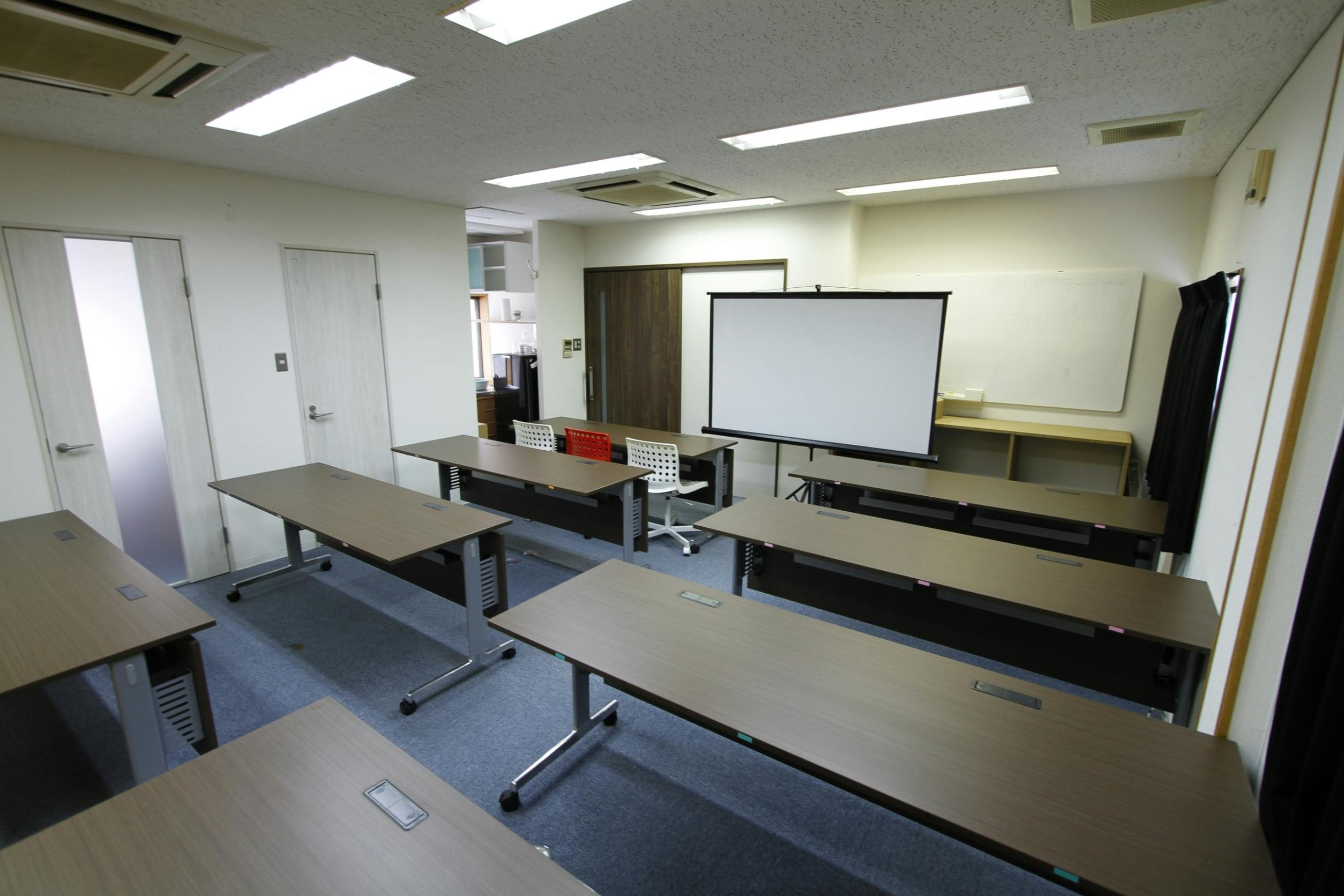 【桜川駅5分】ミーティングやワークショップに最適な設備の充実した2F貸会議室