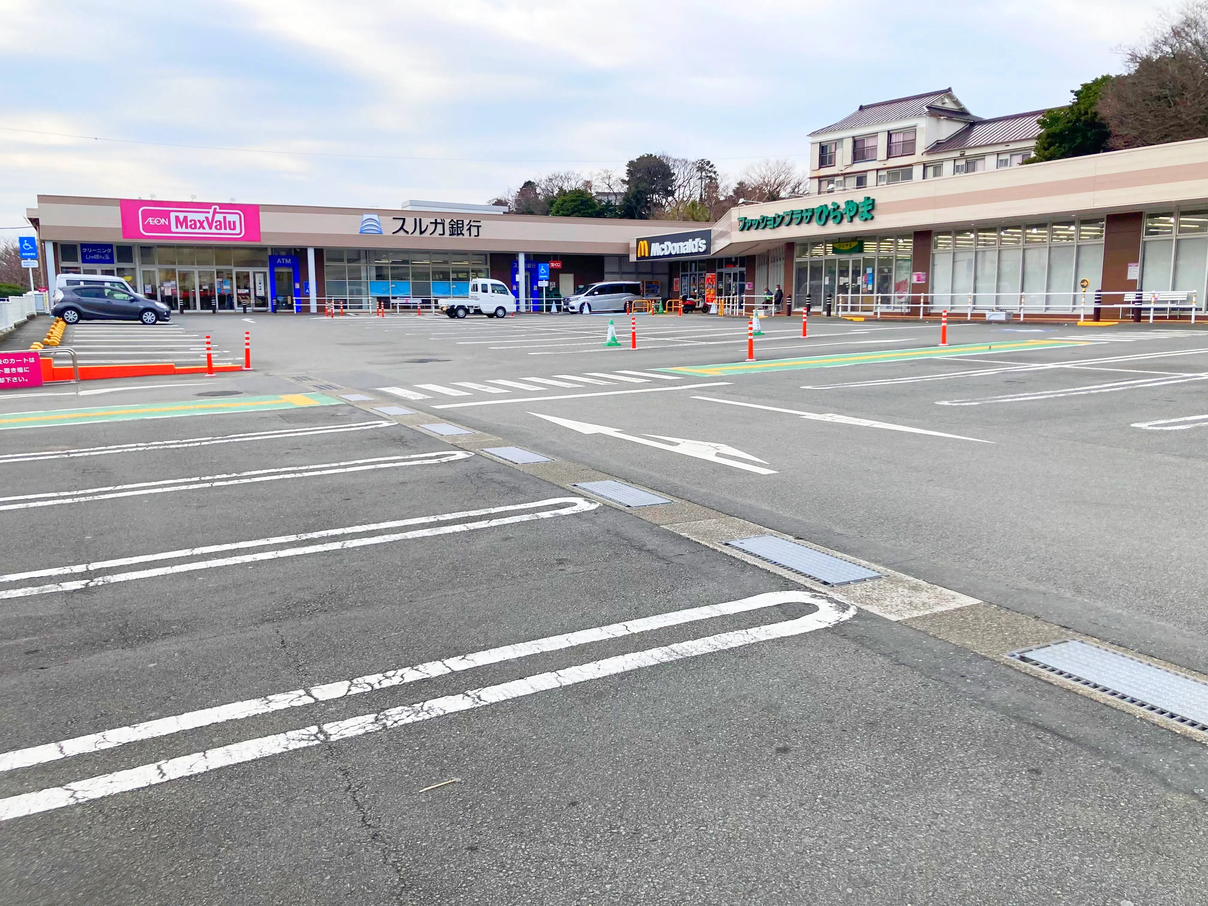 【イオンタウン稲取】キッチンカーでの出店に最適なスーパー前に位置した視認性抜群の屋外スペース