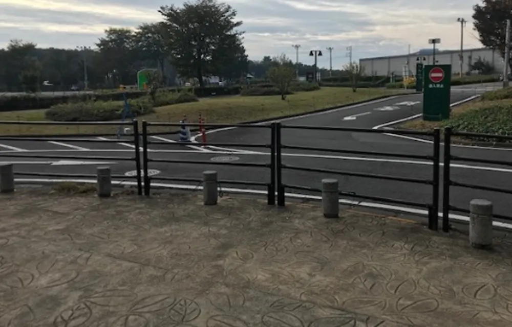【三井アウトレットパーク 入間】1階 サウスプラザ ゲート外B