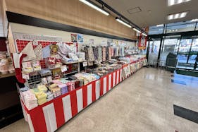 【Aコープハトマート山越店】食物販や販促イベントに最適な店内入口すぐのイベントスペース