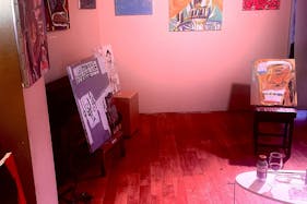 【日暮里駅3分】アート系の展示会等に適した壁面展示も可能なギャラリーbar内にあるスペース