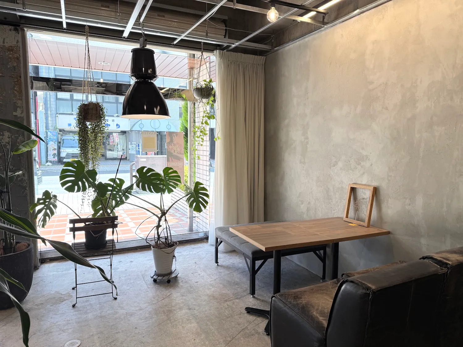 【新静岡駅3分｜静岡駅10分】全面ガラス張り・植物のある路面ポップアップスペース