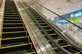 【イオンモール白山】モール内広告 エスカレーター(側面ガラス)