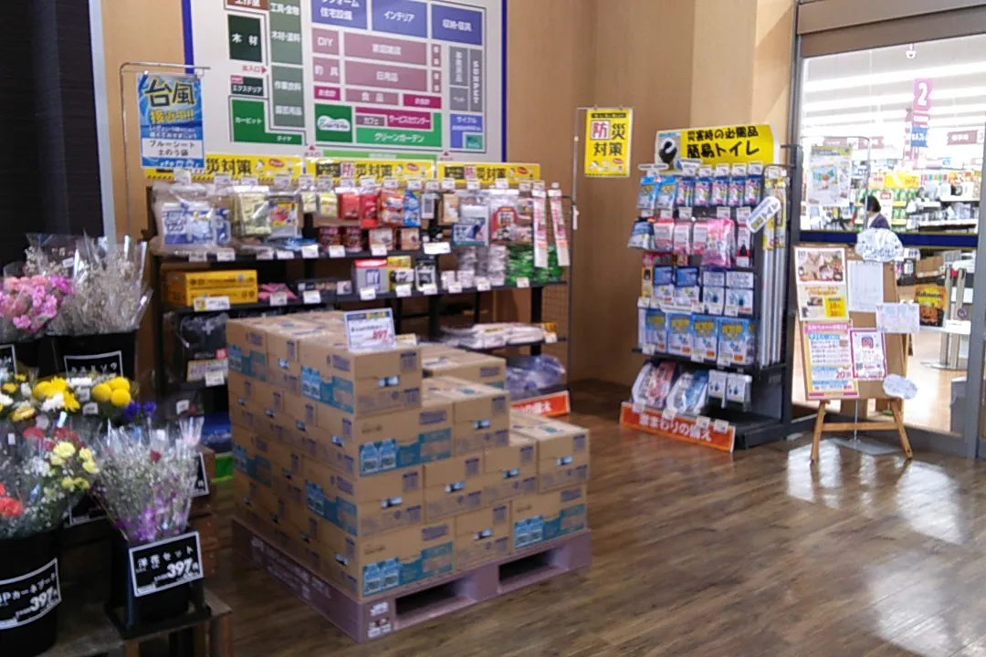 【サンデー釜石港町店】風除室 食物販やプロモーション等の出店に最適なホームセンター店内のイベントスペース