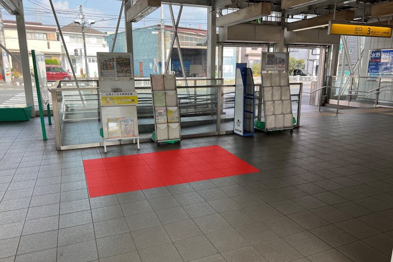 【横浜市営地下鉄グリーンライン東山田駅】各種プロモーションや物販、食物販のポップアップストアに最適な改札外正面のイベントスペースの画像1