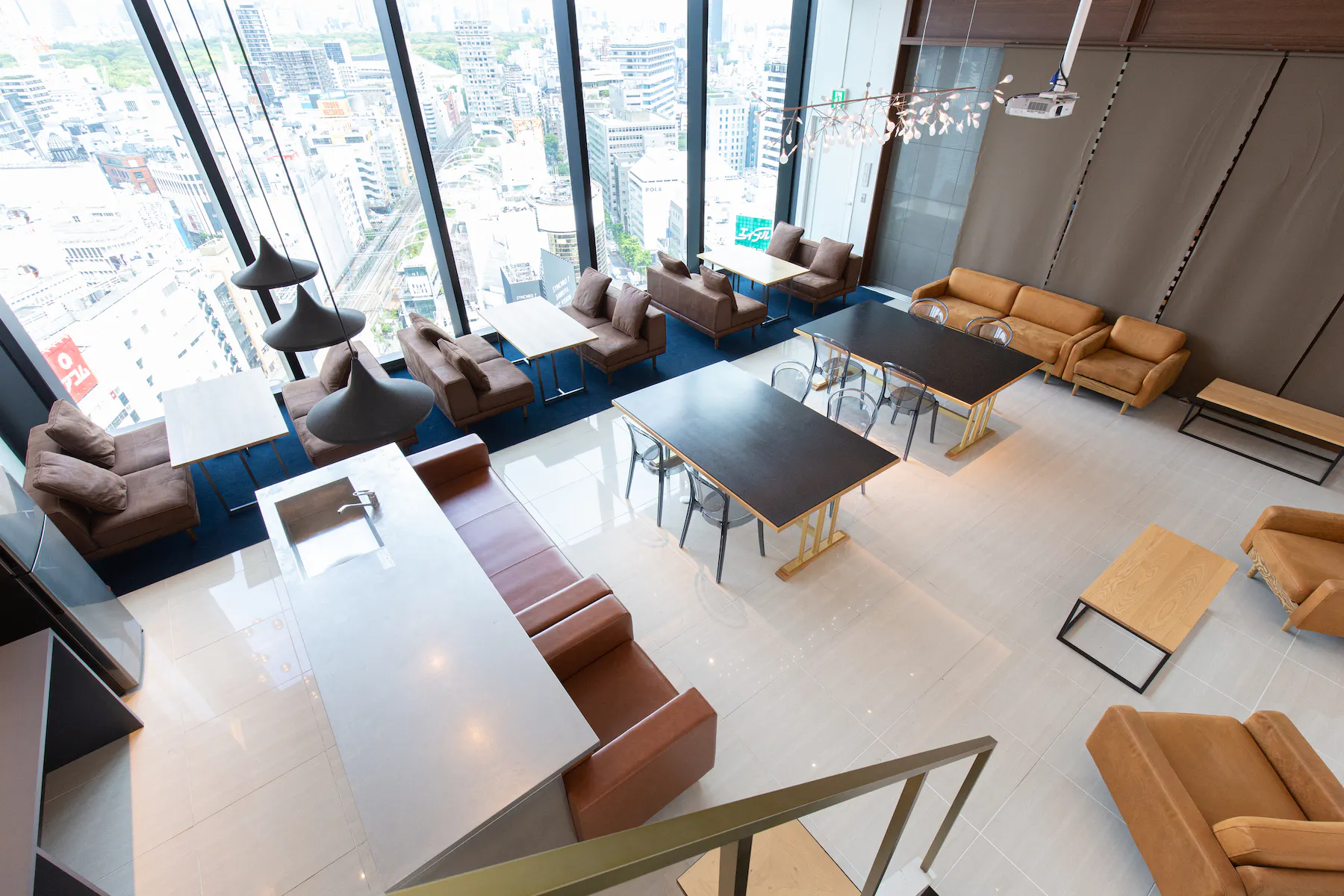 【渋谷駅直結】渋谷スクランブルスクエア｜スクランブル交差点を望む17Fのレンタルスペース・撮影スタジオ｜最大80名収容