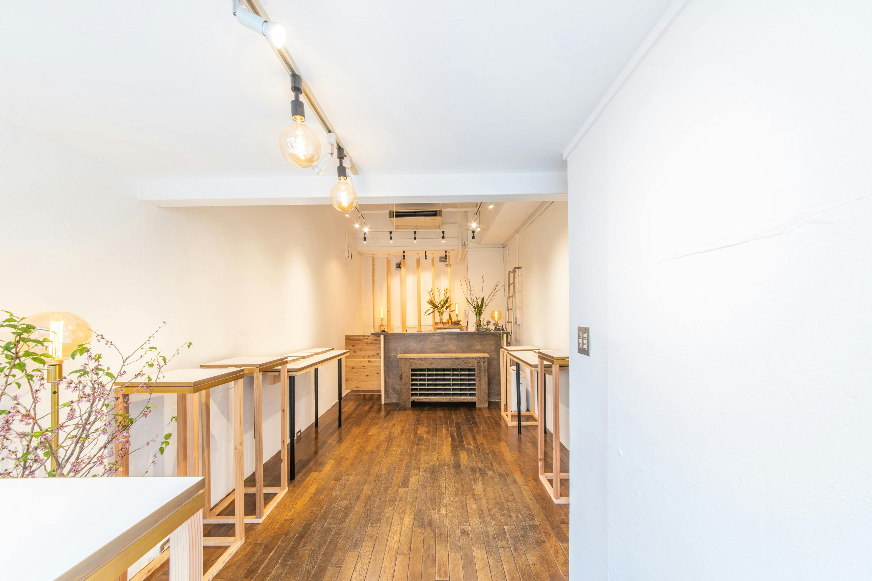 【心斎橋駅・本町駅5分】ポップアップストアや展示販売会、個展・グループ展等のアート展示に最適な路面店・ギャラリースペース