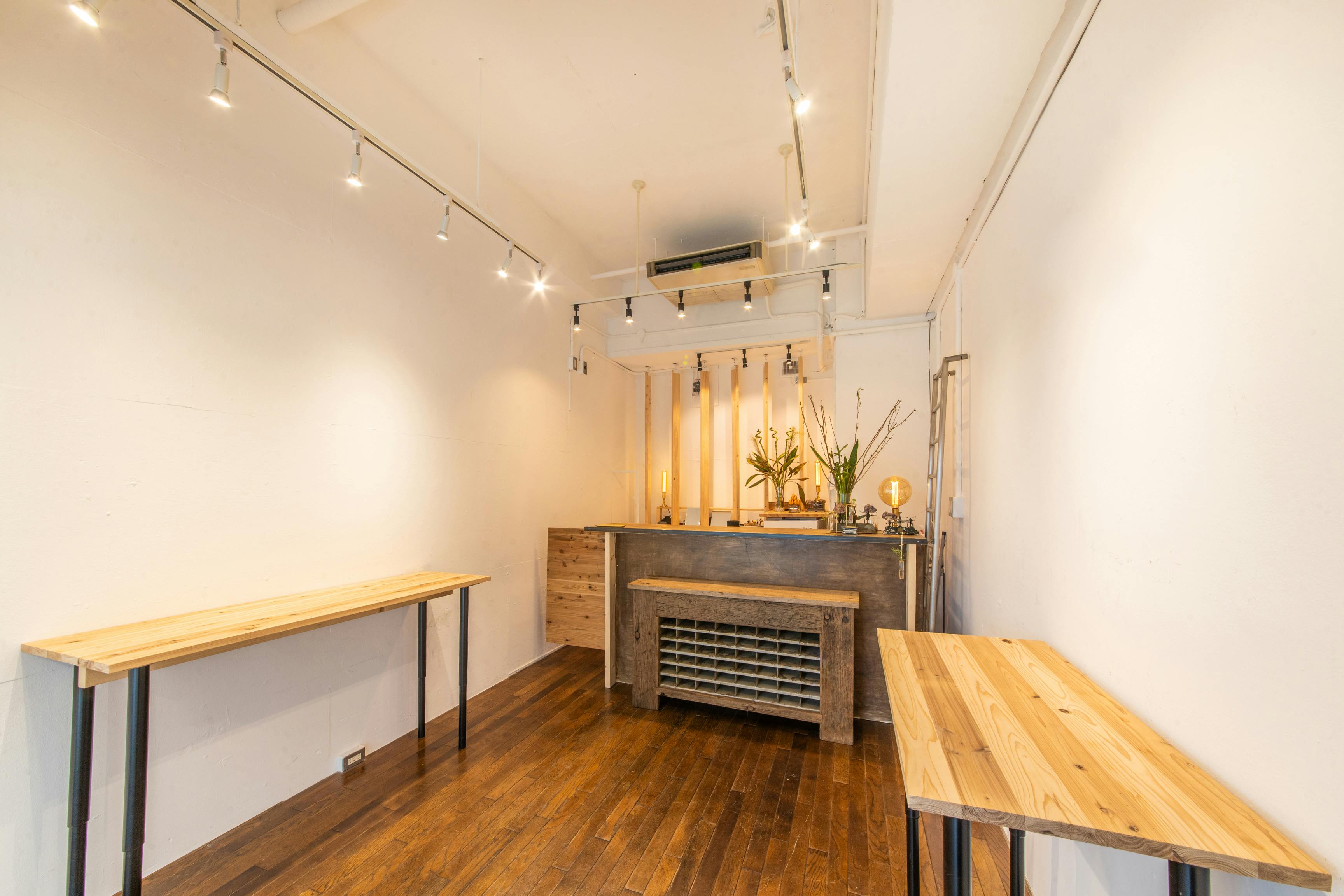 【心斎橋駅・本町駅5分】ポップアップストアや展示販売会、個展・グループ展等のアート展示に最適な路面店・ギャラリースペース