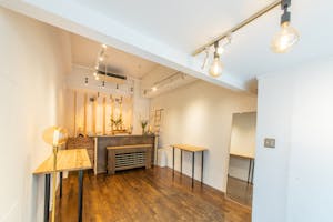 【心斎橋駅・本町駅5分】ポップアップストアや展示販売会、個展・グループ展等のアート展示に最適な路面店・ギャラリースペース