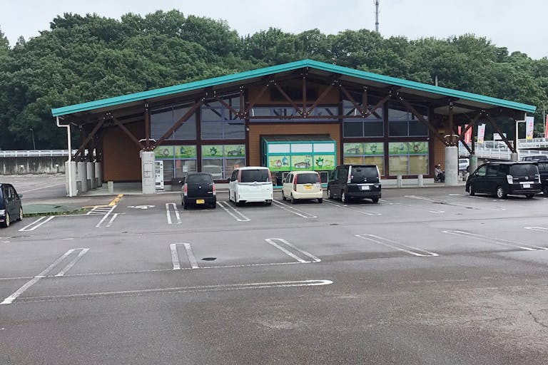 【ダイナム美濃加茂店ゆったり館】キッチンカー出店に最適なアミューズメント施設のイベントスペース(自販機横)の画像3