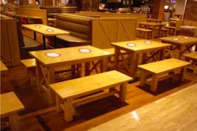 【イオンモール常滑】モール内広告 フードコートテーブルシール