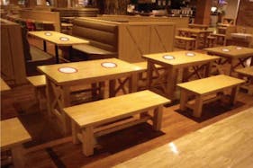 【イオンモール常滑】モール内広告 フードコートテーブルシール