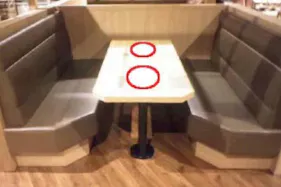 【イオンモール常滑】モール内広告 フードコートテーブルシール