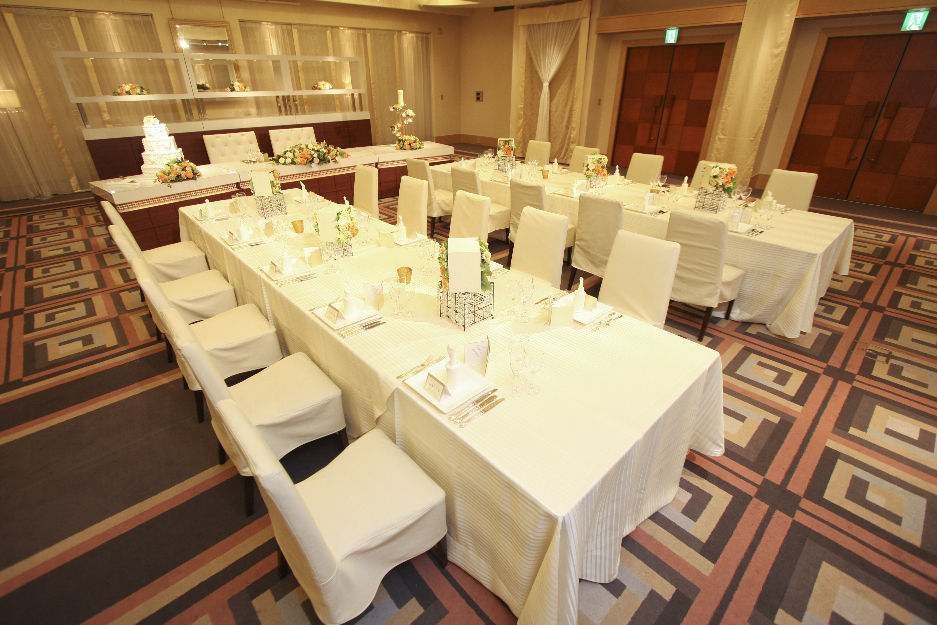 【薬院大通駅（動植物園口）3分】セミナーや展示会に活用できるエレガントなイベントスペース