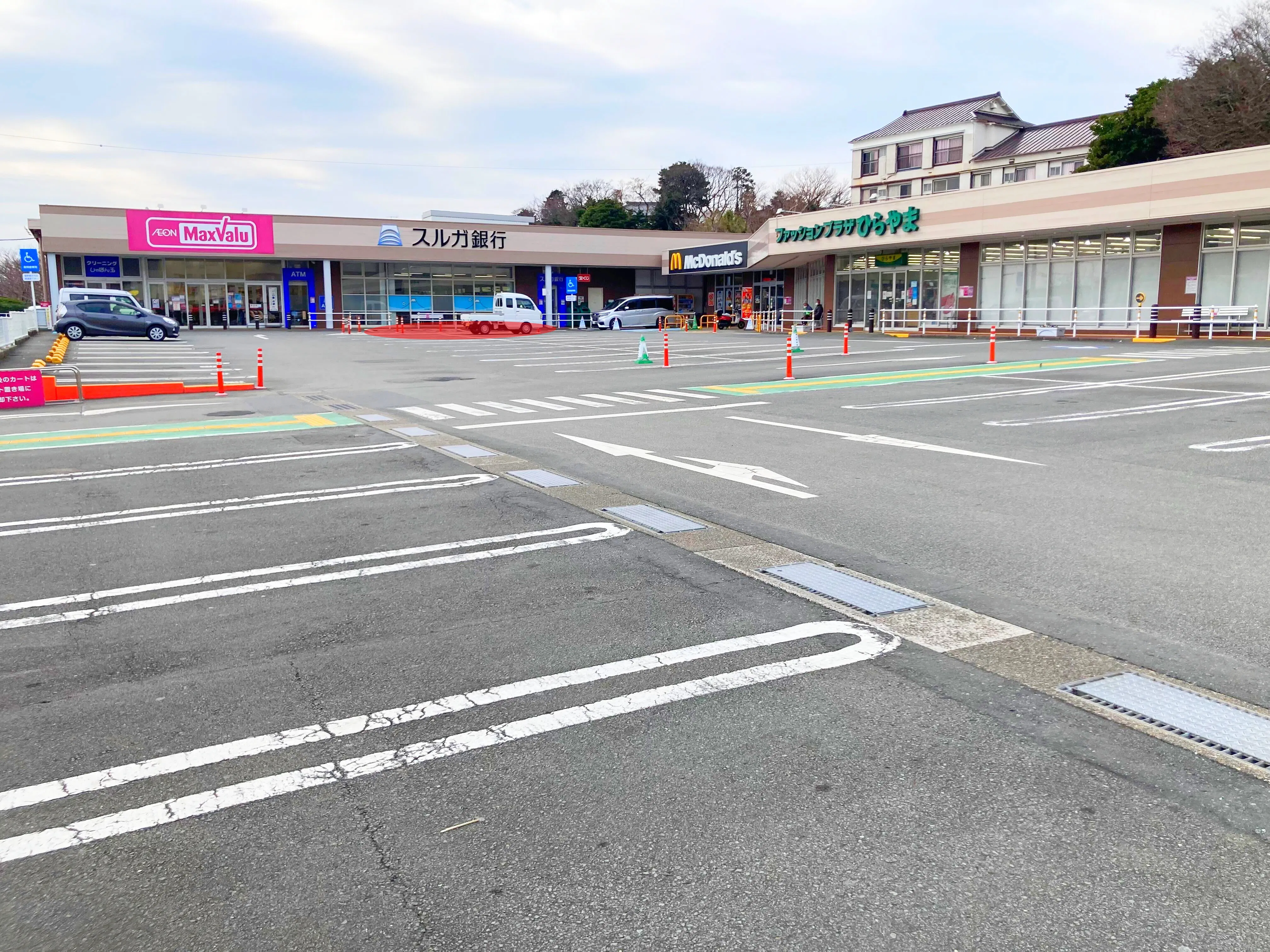【イオンタウン稲取】キッチンカーでの出店に最適なスーパー前に位置した視認性抜群の屋外スペース