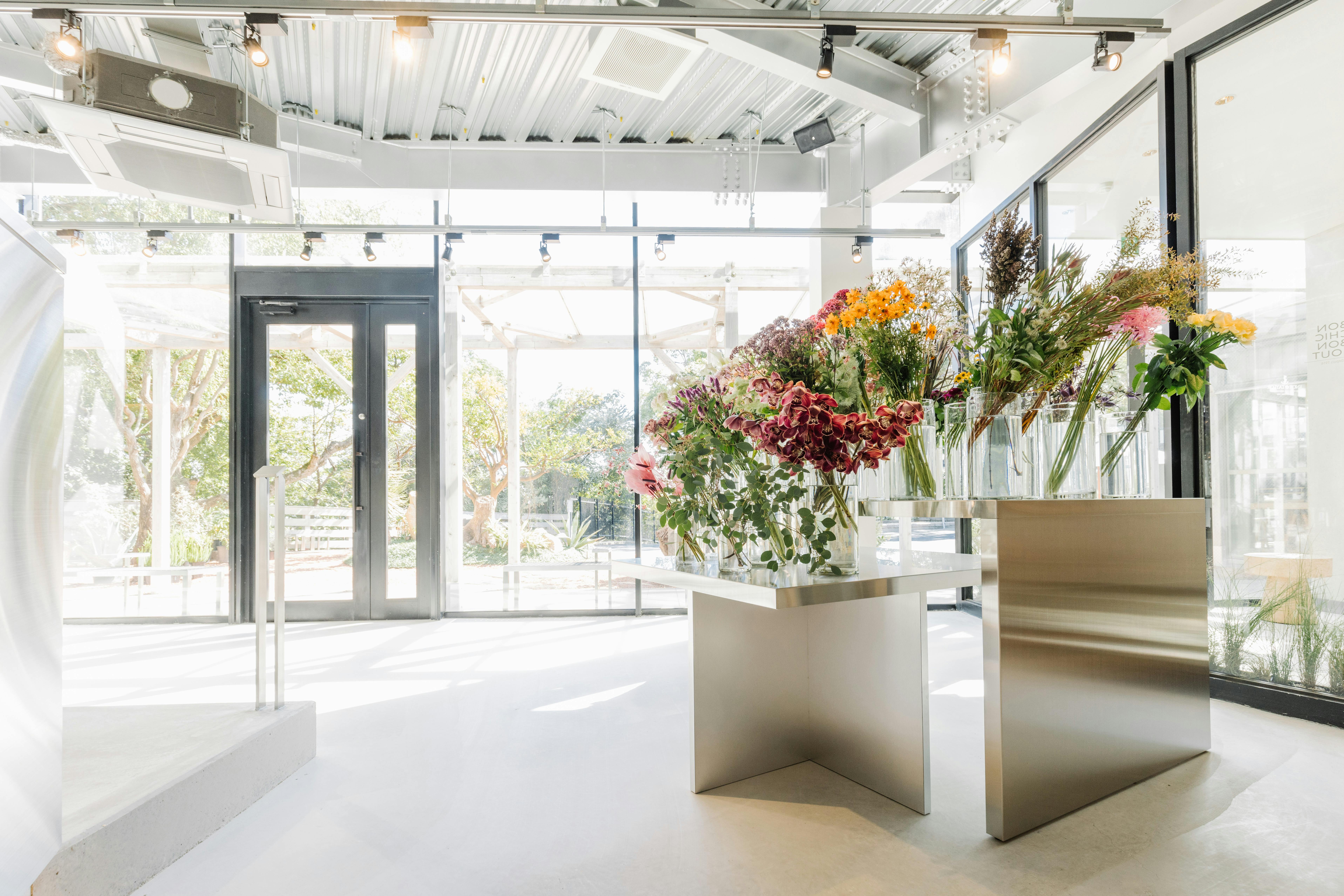 【新神戸駅10分】ポップアップストアや展示会に最適な音響・冷蔵庫機器の整った花屋へ移設のイベントスペース