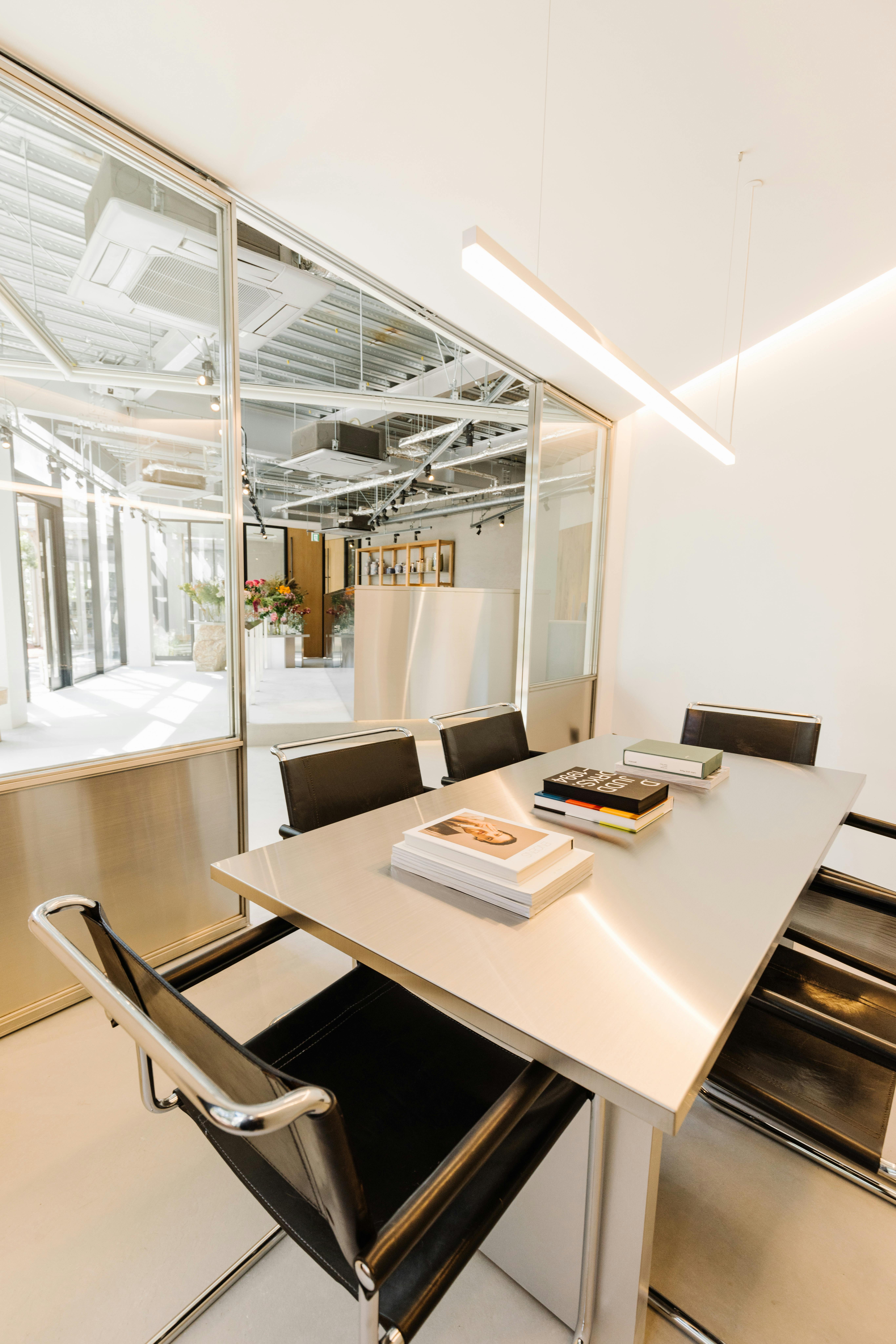 【新神戸駅10分】ポップアップストアや展示会に最適な音響・冷蔵庫機器の整った花屋へ移設のイベントスペース