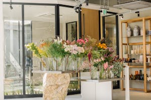 【新神戸駅10分】ポップアップストアや展示会に最適な音響・冷蔵庫機器の整った花屋へ移設のイベントスペース