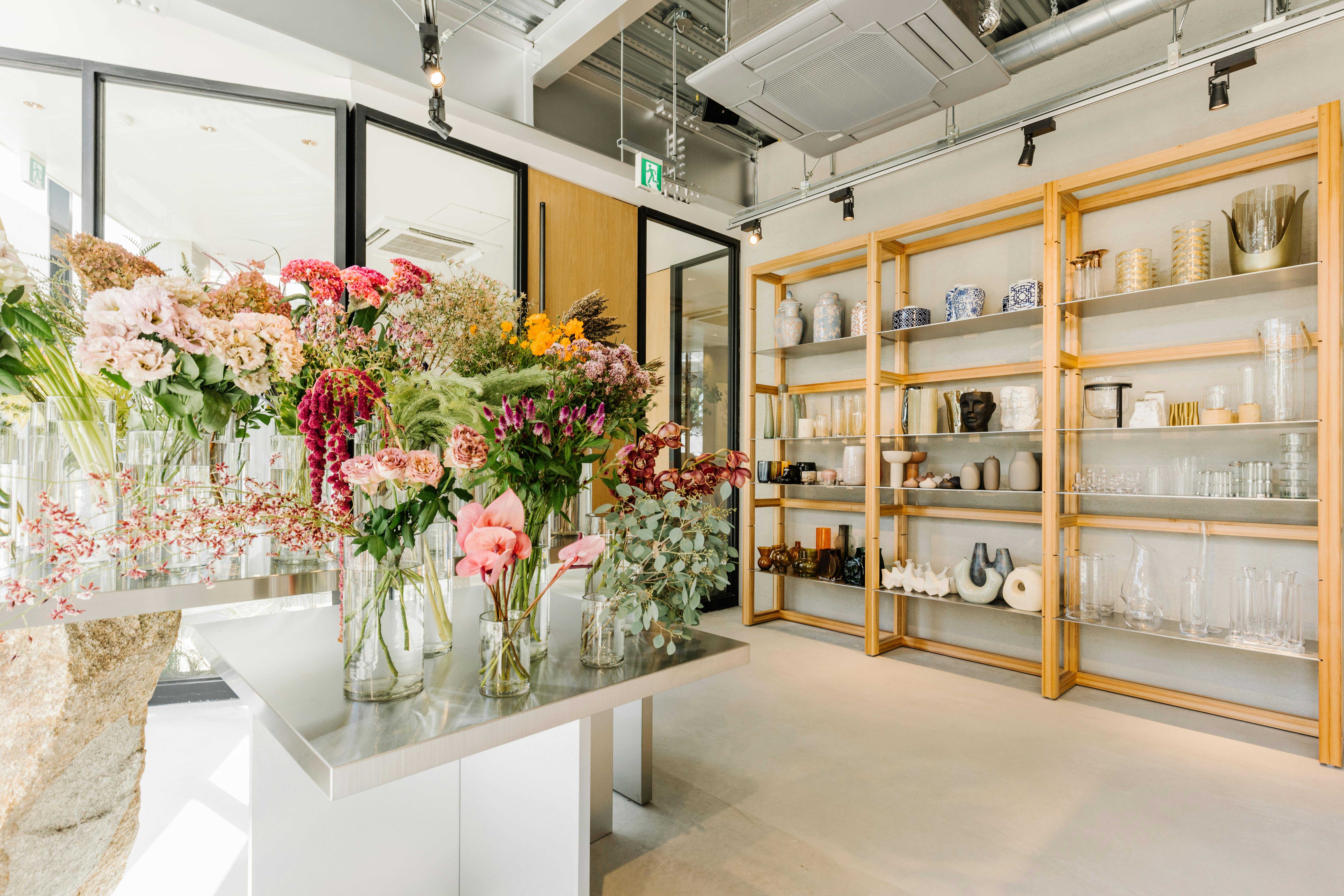 【新神戸駅10分】ポップアップストアや展示会に最適な音響・冷蔵庫機器の整った花屋へ移設のイベントスペース