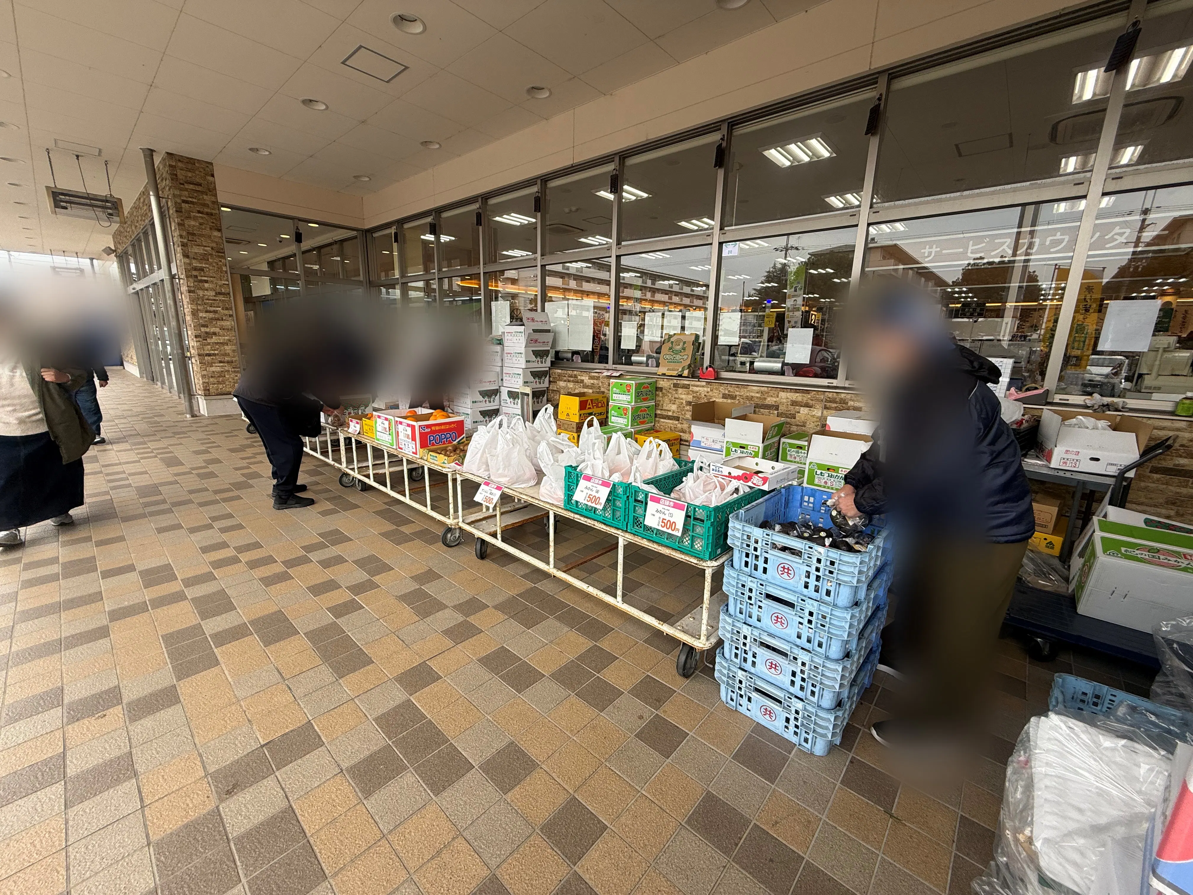 【フーディーズ神野店】軒下スペースの画像