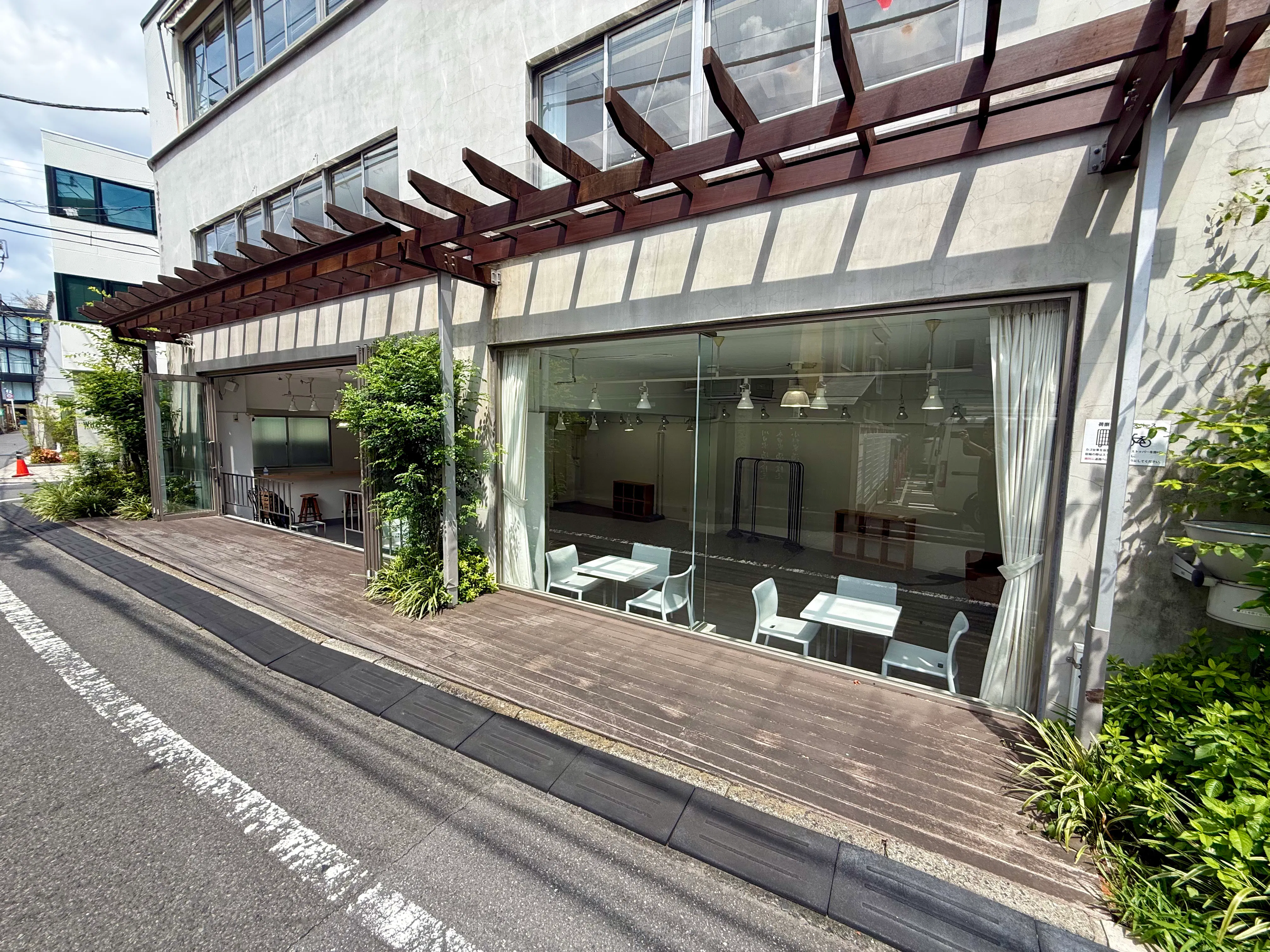 【レンタルスペースさくら 原宿1F｜原宿駅5分】路面でポップアップストアに最適なレンタルスペース（1F）