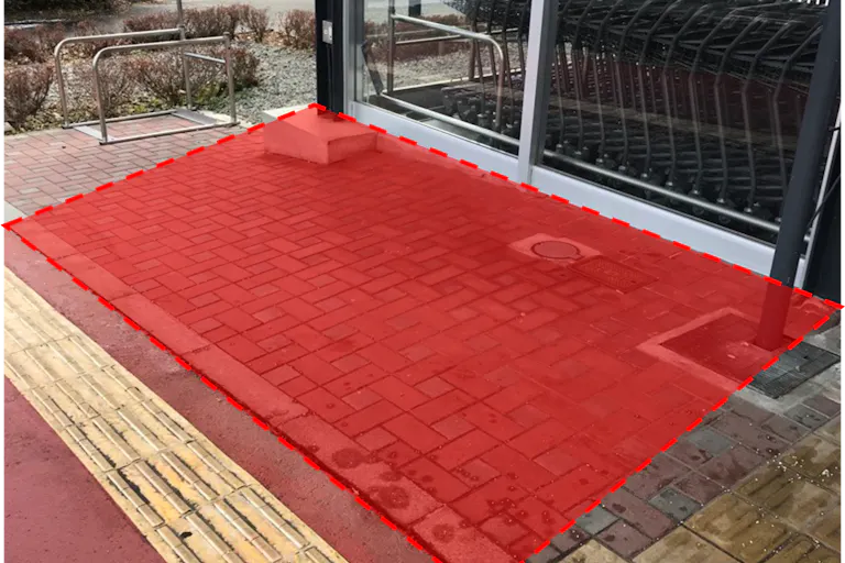 【西友 伊賀良店】店頭(軒下) プロモーション用途や物販、食物販のポップアップストアに最適なスーパー屋外軒先の催事イベントスペースの画像1