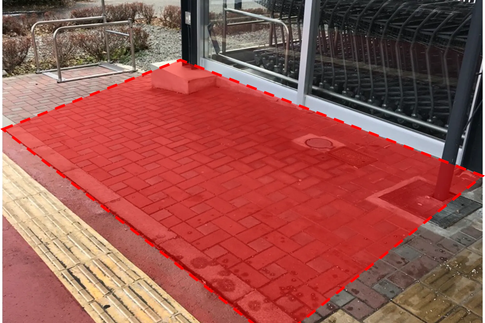 【西友 伊賀良店】店頭(軒下) プロモーション用途や物販、食物販のポップアップストアに最適なスーパー屋外軒先の催事イベントスペース