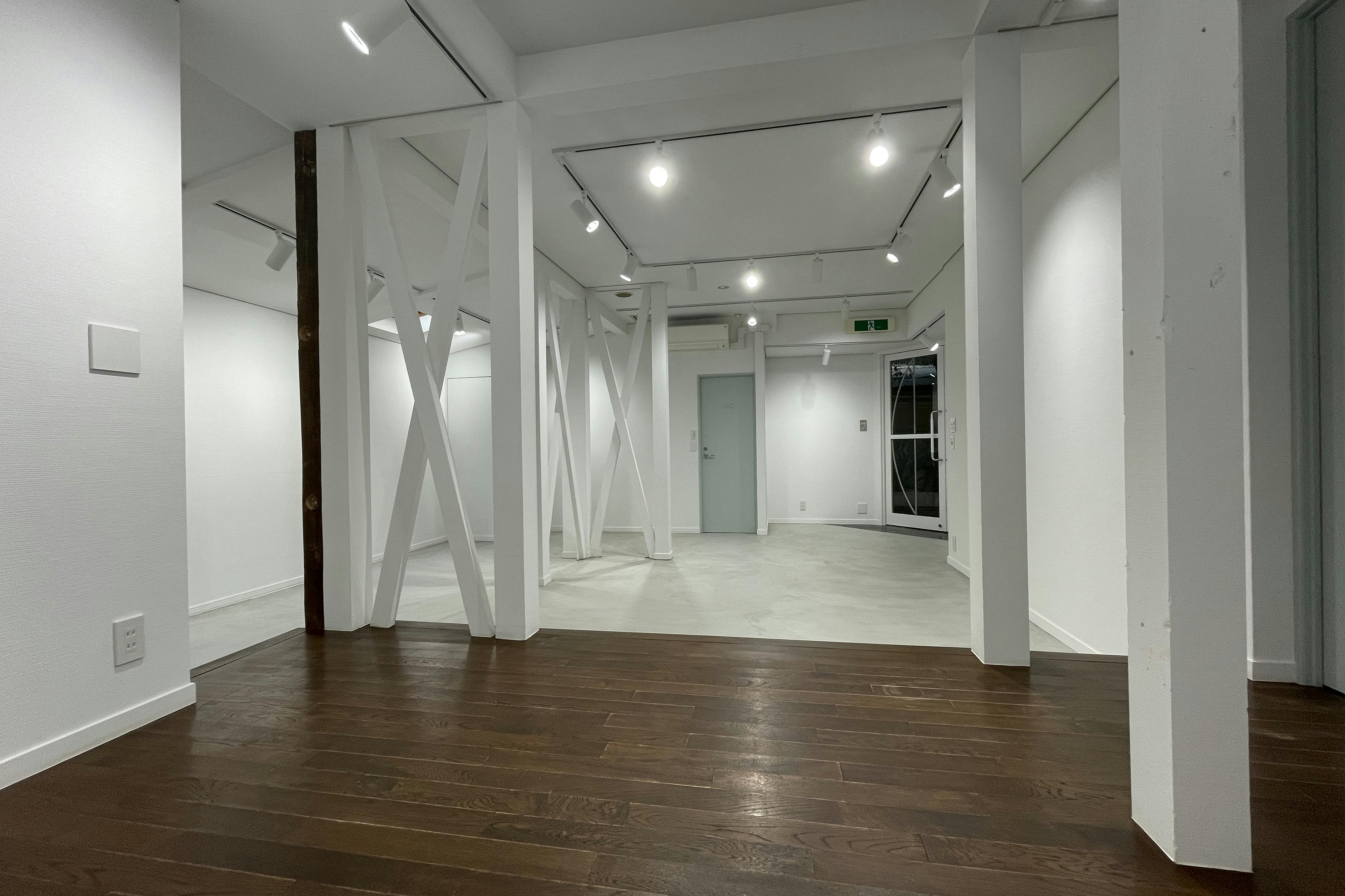 展示エリアは約40㎡で、ゆったりとした展示が可能です