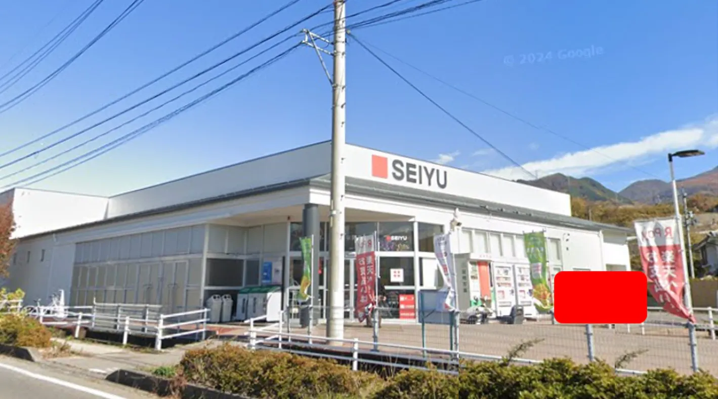 【西友　真田店】外区画 入口付近 (屋根なし)　キッチンカーや移動販売など、物販・食物販のポップアップストアに最適なスーパー店外催事イベントスペース