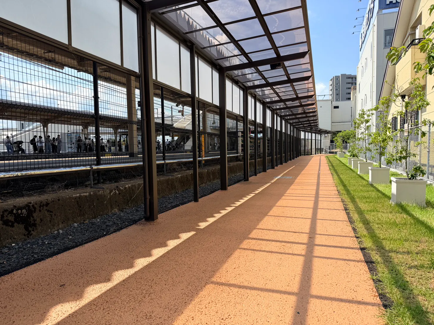 【ライズヴィル都賀山|守山駅2分】駅ホーム横で視認性の高い屋外イベントスペース