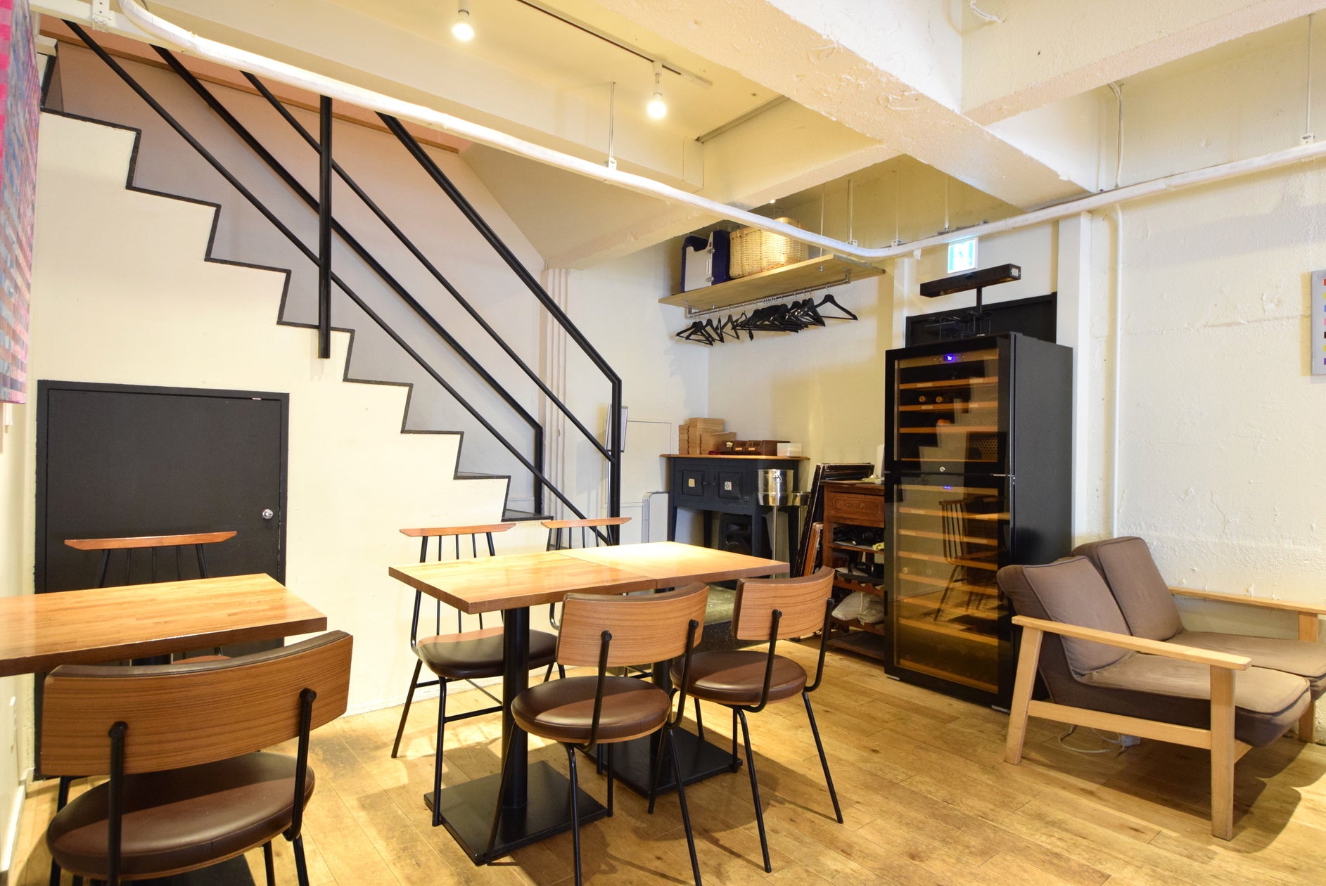 【表参道駅6分】 動画やスチール撮影に最適なレンガ壁の外観が特徴的な路面レンタルスペースの画像6