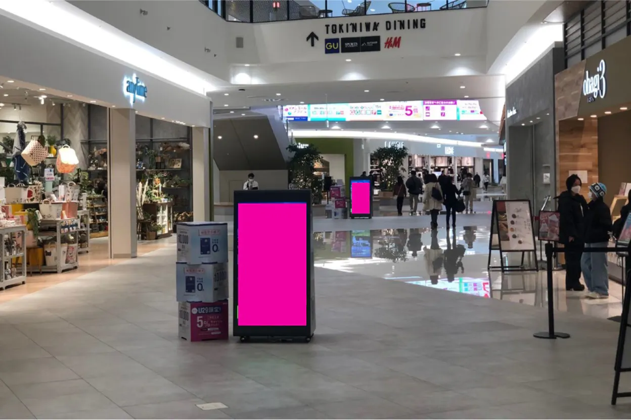【イオンモール土岐】モール内広告 モールストリートビジョン