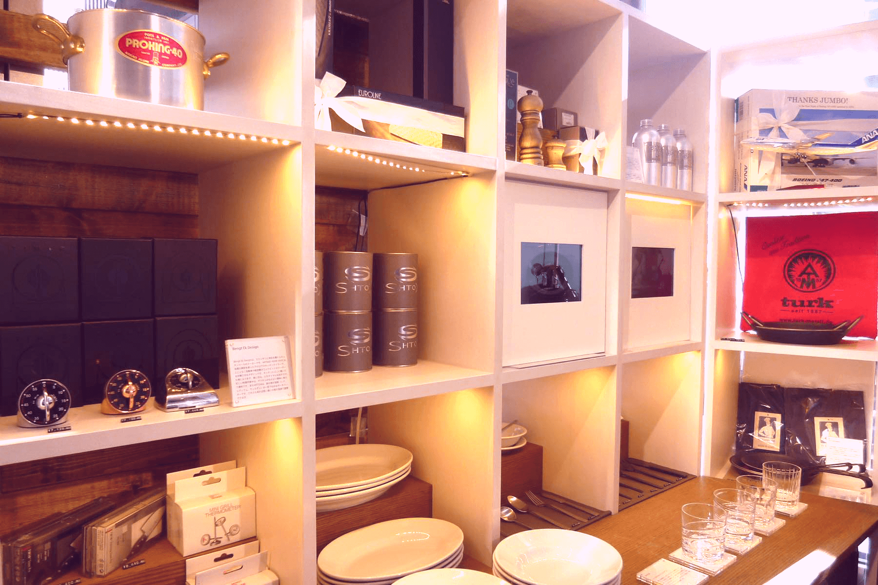 外国人観光客が多く訪れる銀座路面のポップアップストアスペースの画像7