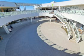 【イオンレイクタウンアウトレット】空の広場