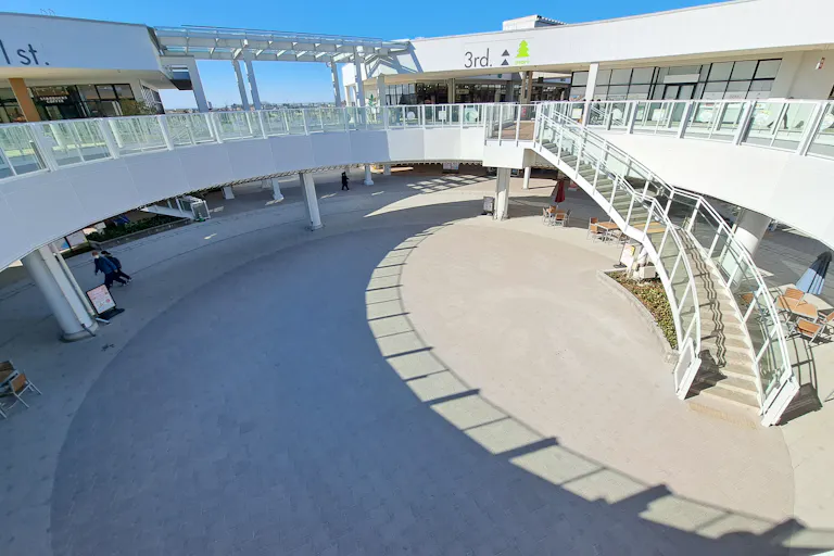 【イオンレイクタウンアウトレット】空の広場の画像2